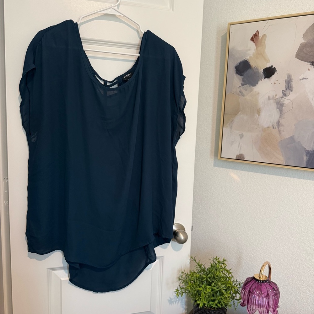 Torrid Navy Chiffon Short-Sleeve Blouse Size 2